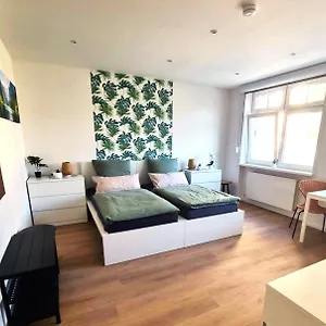 Donau - Im Zentrum, Kueche, Parkplatz, Ruhig Gelegen Apartment