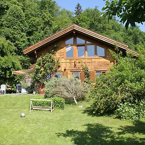 Holzhaus Im Gruenen Couette-café